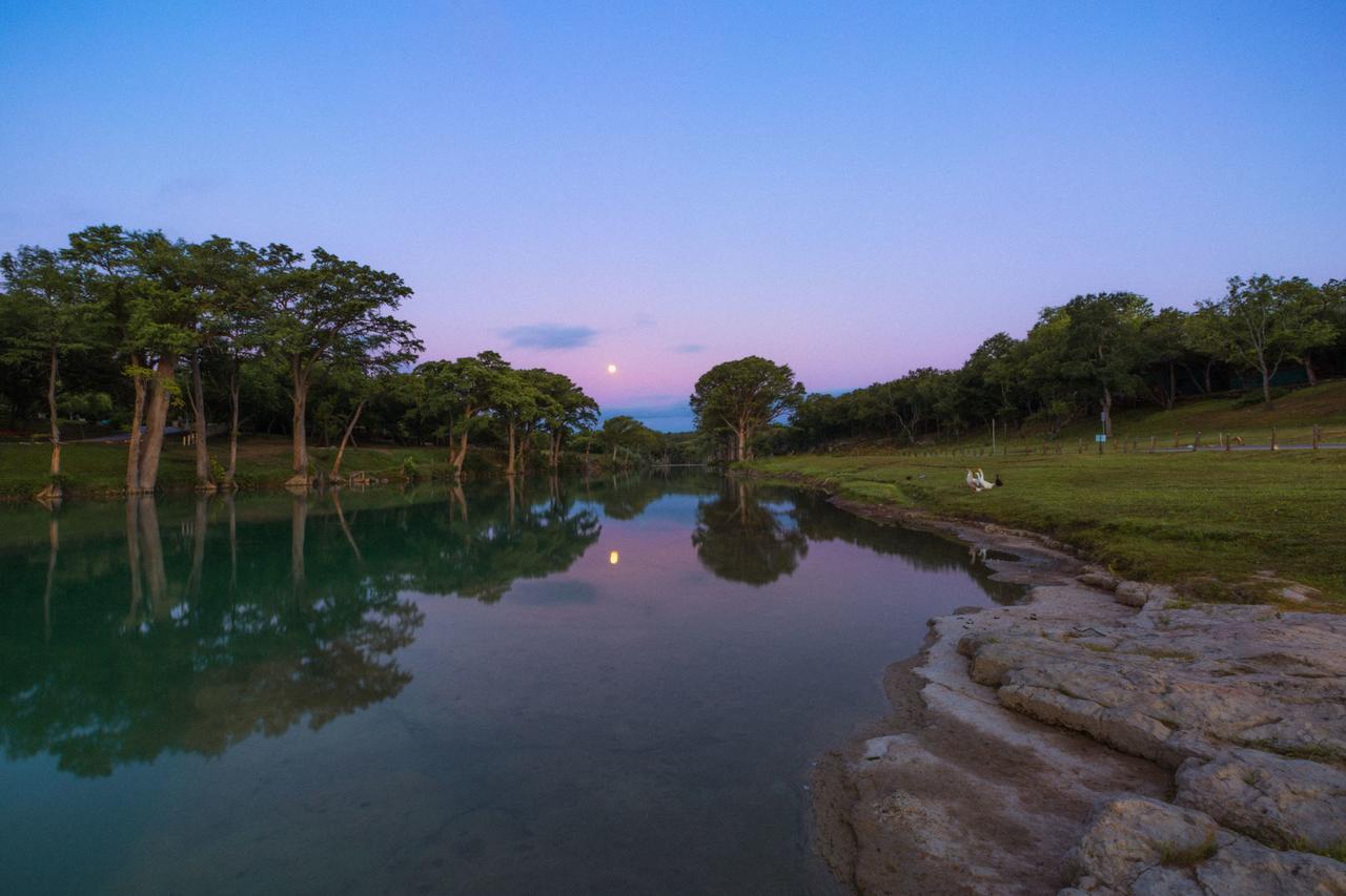 7A Ranch Hotell Wimberley Exteriör bild