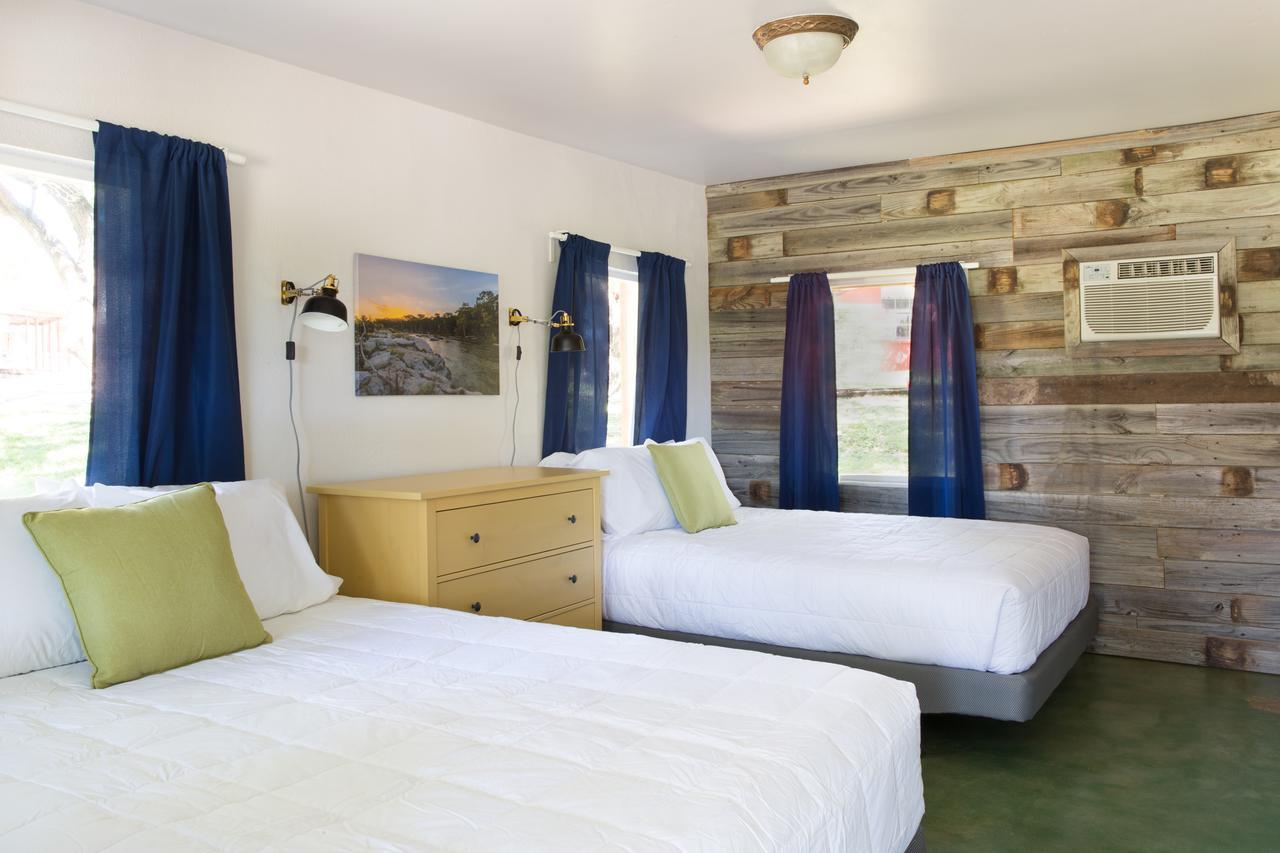 7A Ranch Hotell Wimberley Exteriör bild